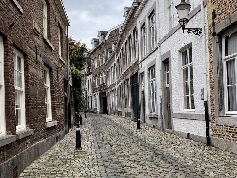 narrow-street